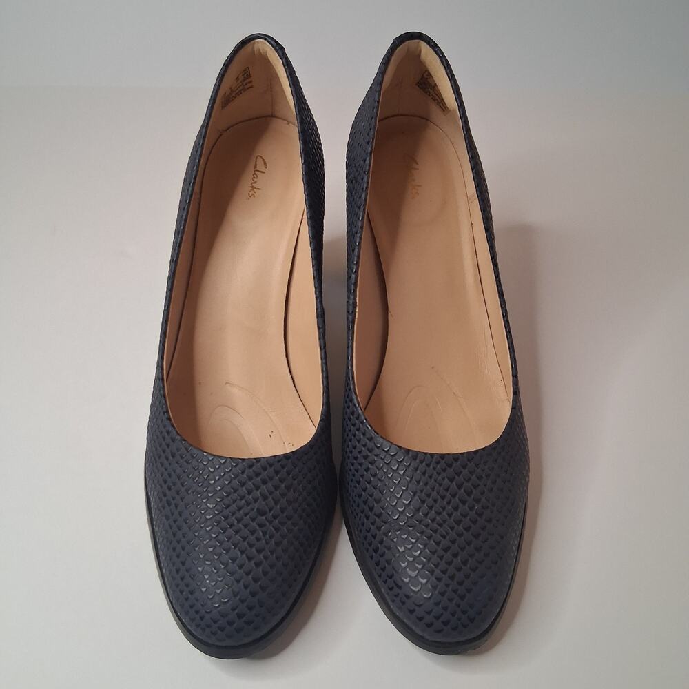 Clarks Navy Blue Women Snake-Embossed Leather Pumps Round Toe Block Heel-9M